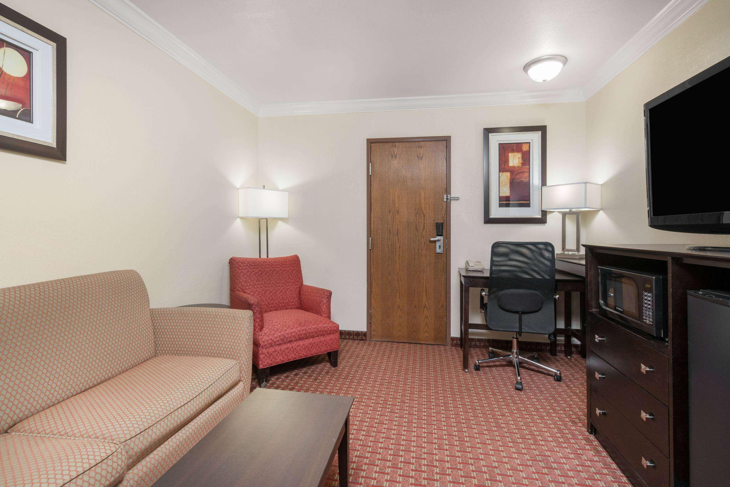 Americinn By Wyndham Johnston Des Moines Urbandale Extérieur photo