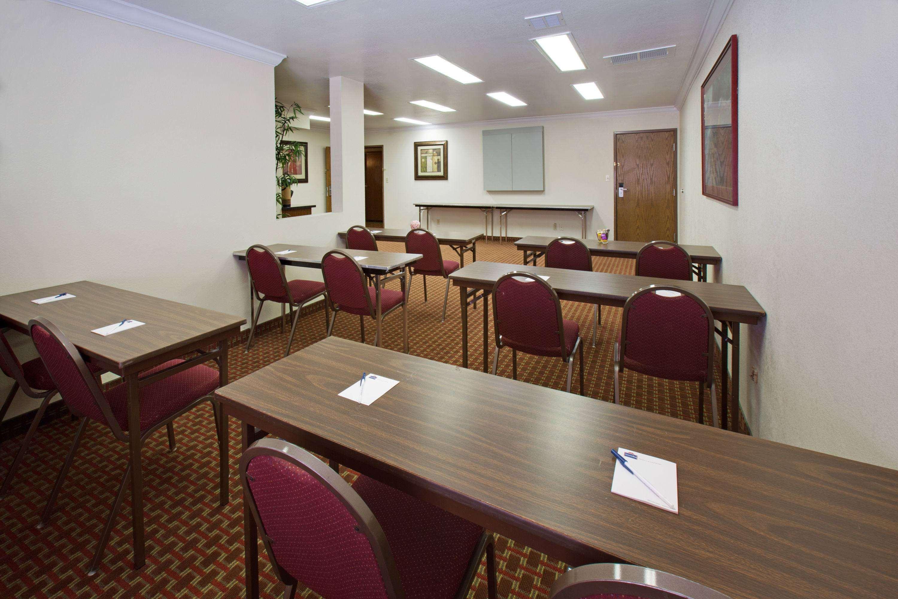 Americinn By Wyndham Johnston Des Moines Urbandale Extérieur photo