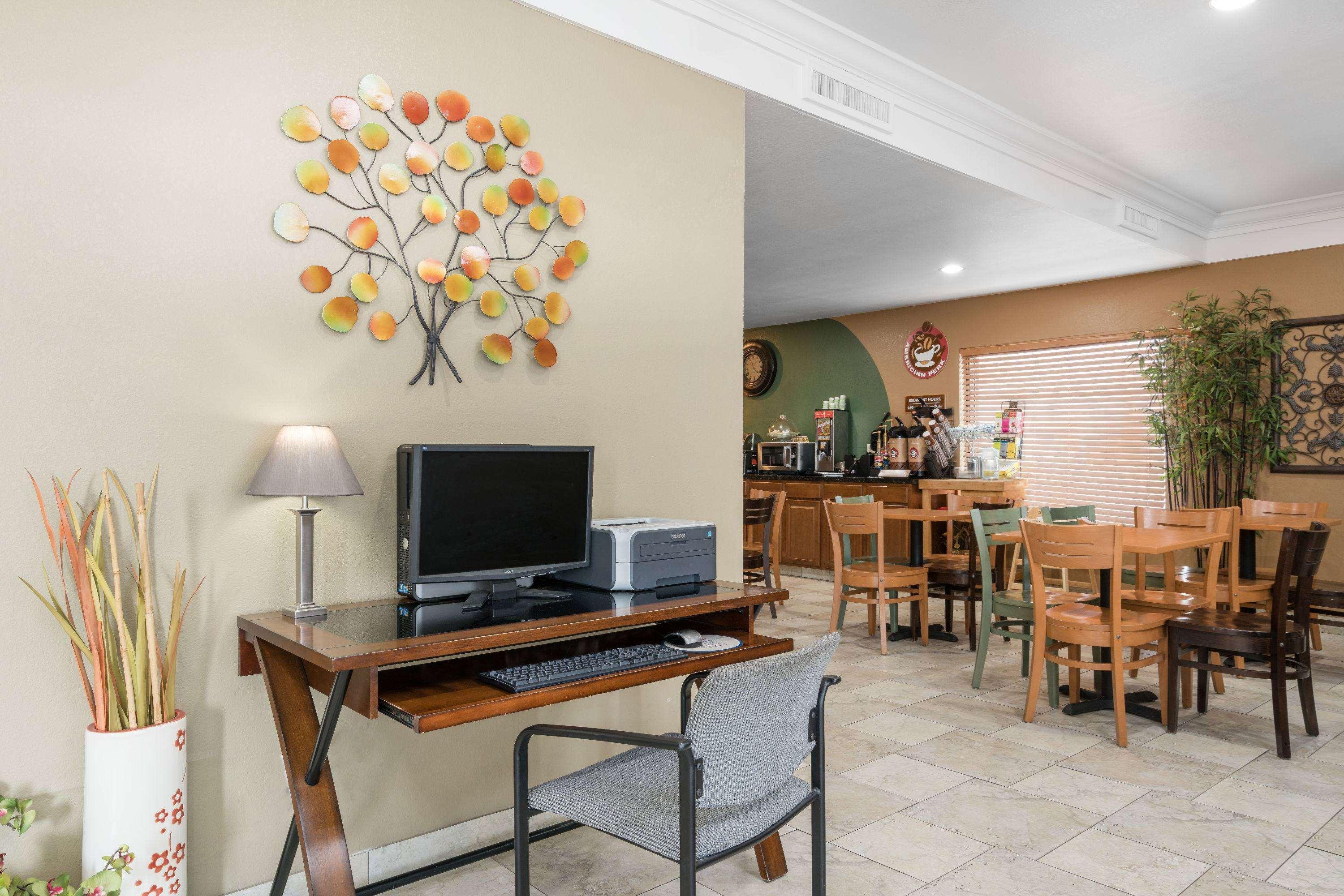 Americinn By Wyndham Johnston Des Moines Urbandale Extérieur photo