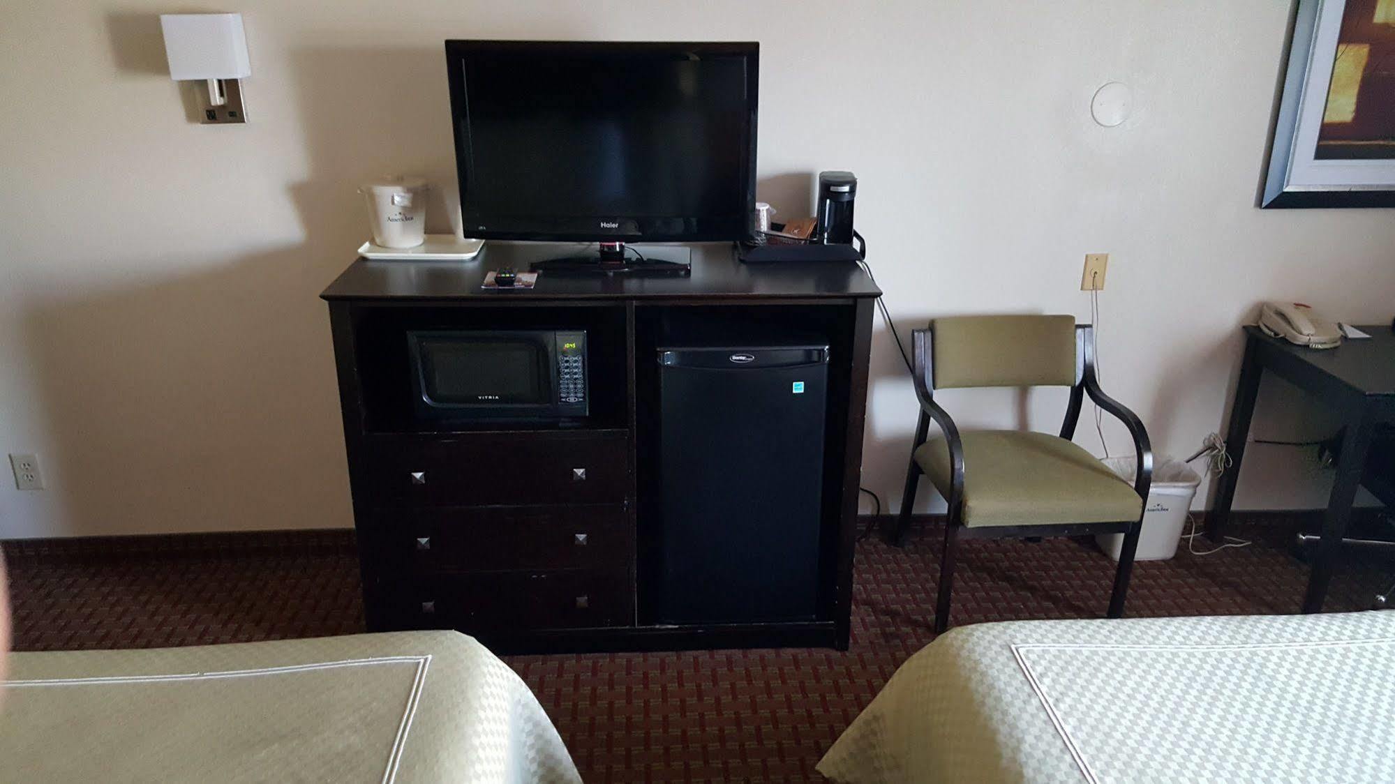 Americinn By Wyndham Johnston Des Moines Urbandale Extérieur photo